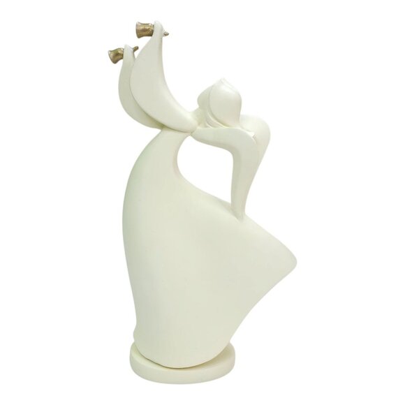 Set Of 3 Christmas Around The World Angel Figurines With Musical & Dancing Poses - Picture 9 of 12